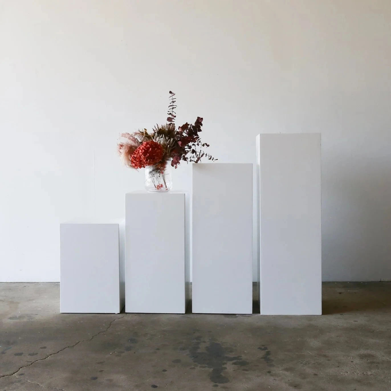 Plinth (white)